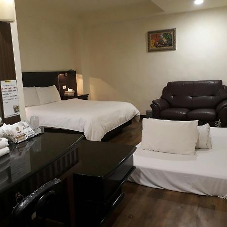 Hua Tai Hotel Hsinchu City Exterior photo