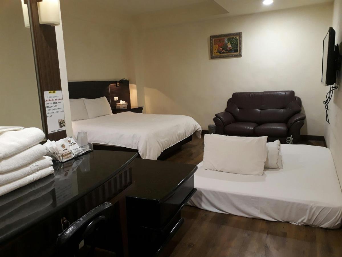 Hua Tai Hotel Hsinchu City Exterior photo